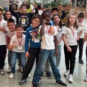 Dois computadores para a sala de aula